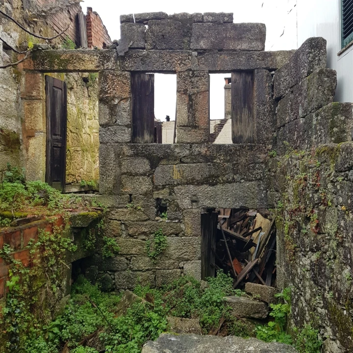 Moradia T0 para Venda em Silgueiros Foto 1