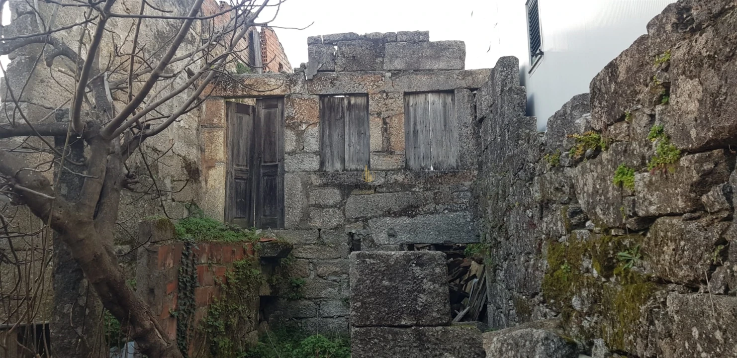 Moradia T0 para Venda em Silgueiros Foto 2