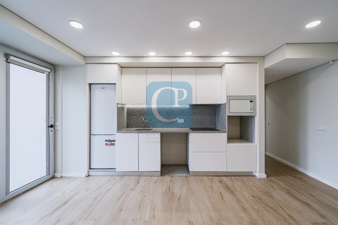 Apartamento T1 para Arrendamento em Rio Tinto Foto 14