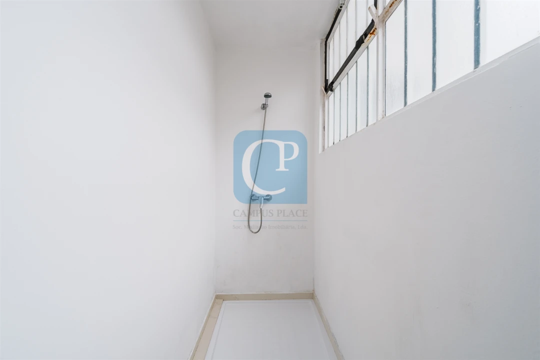 Apartamento T1 para Arrendamento em Rio Tinto Foto 11