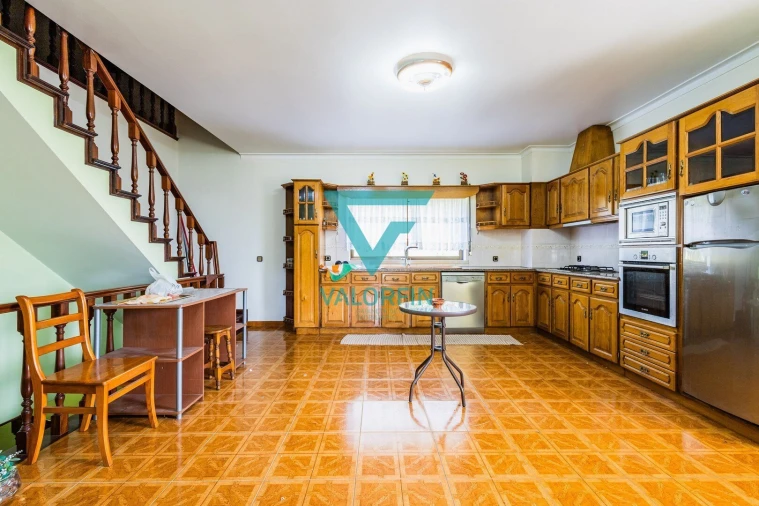 Moradia T3 para Venda em Carnide Foto 5