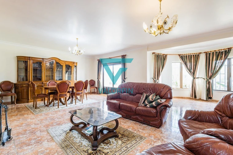 Moradia T3 para Venda em Carnide Foto 2