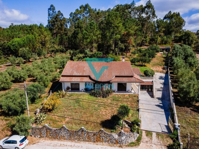 Moradia T3 para Venda em Carnide Foto 1