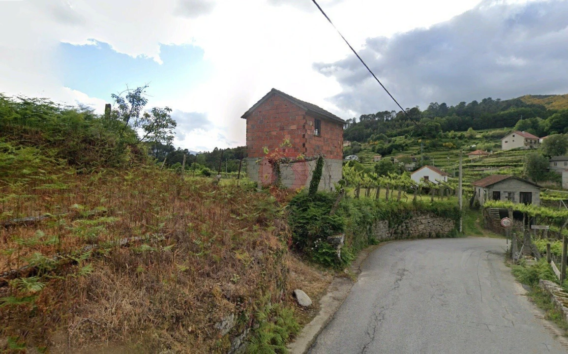 Terreno para Venda em Riba de Mouro Foto 2