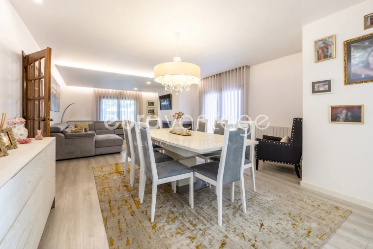 Moradia T4 para Venda em Maceira Foto 10