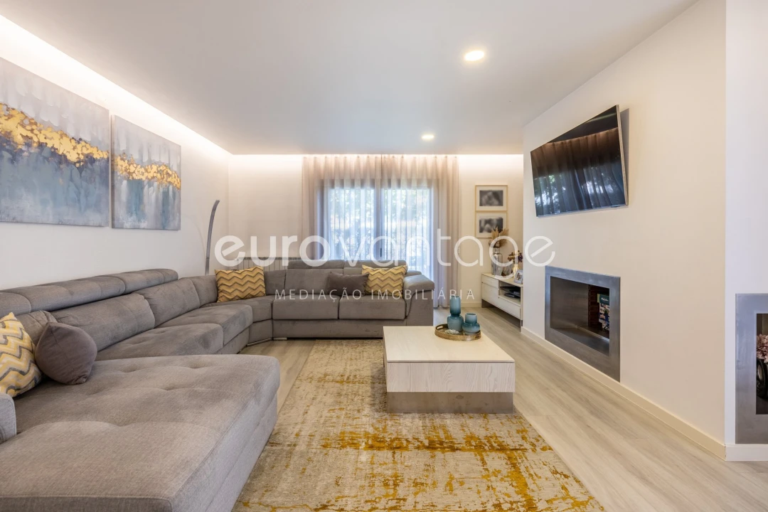 Moradia T4 para Venda em Maceira Foto 14