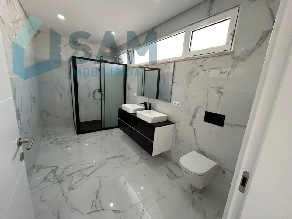 Moradia T3 para Venda em Moita dos Ferreiros Foto 36