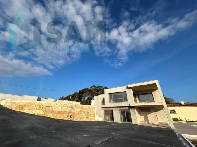 Moradia T3 para Venda em Moita dos Ferreiros Foto 2