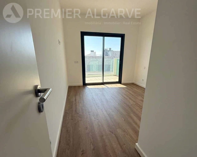 Apartamento T1 para Venda em Faro (Sé e São Pedro) Foto 5