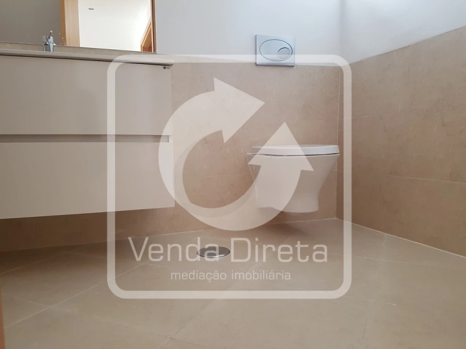 Apartamento T3 para Venda em Palhais e Coina Foto 5