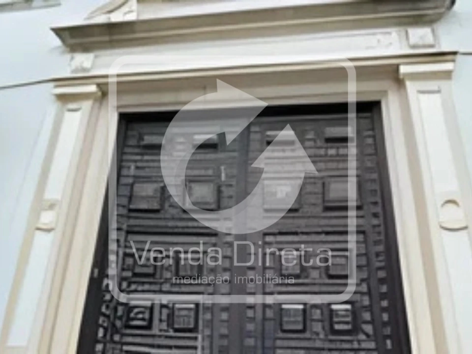 Prédio para Venda em Almeirim Foto 2