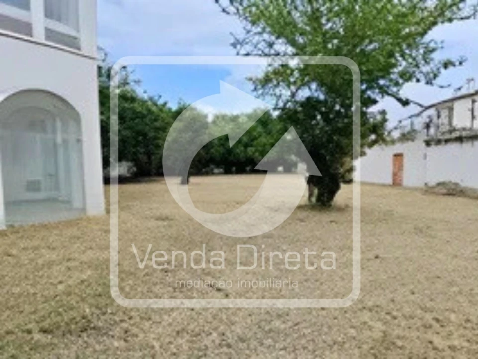 Prédio para Venda em Almeirim Foto 12