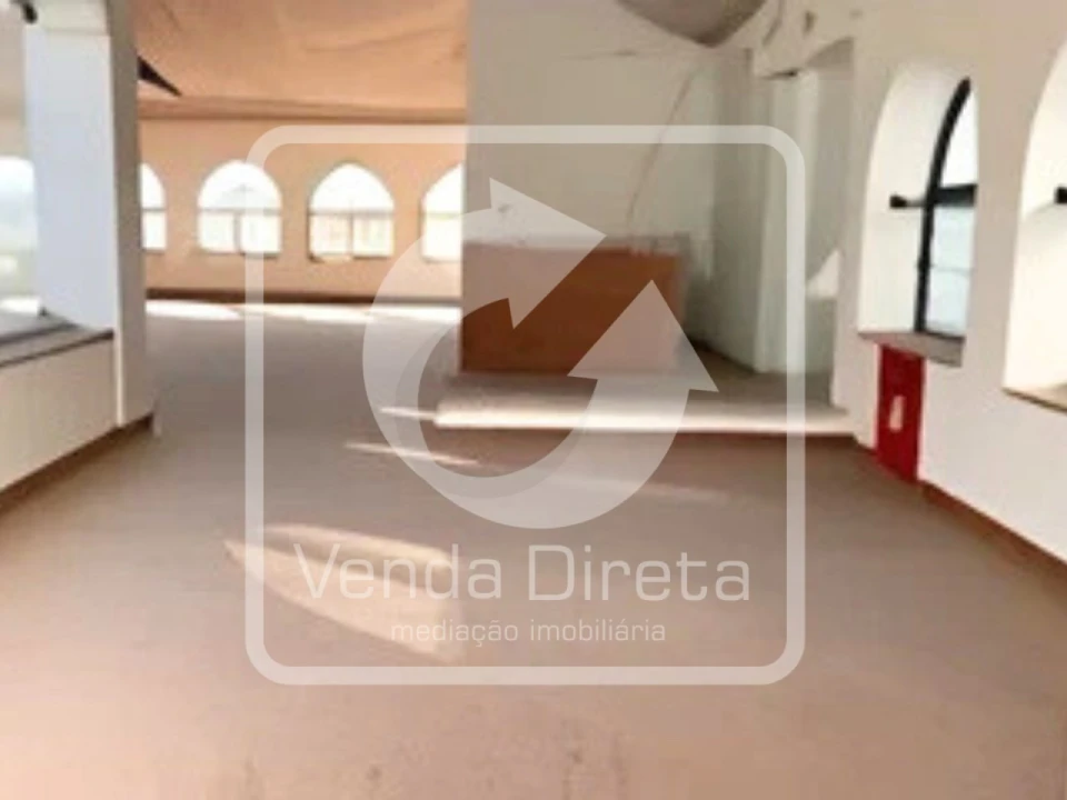 Prédio para Venda em Almeirim Foto 15