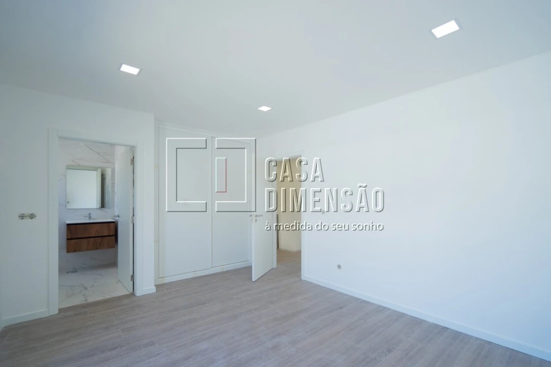 Moradia T2 para Venda em Corroios Foto 20