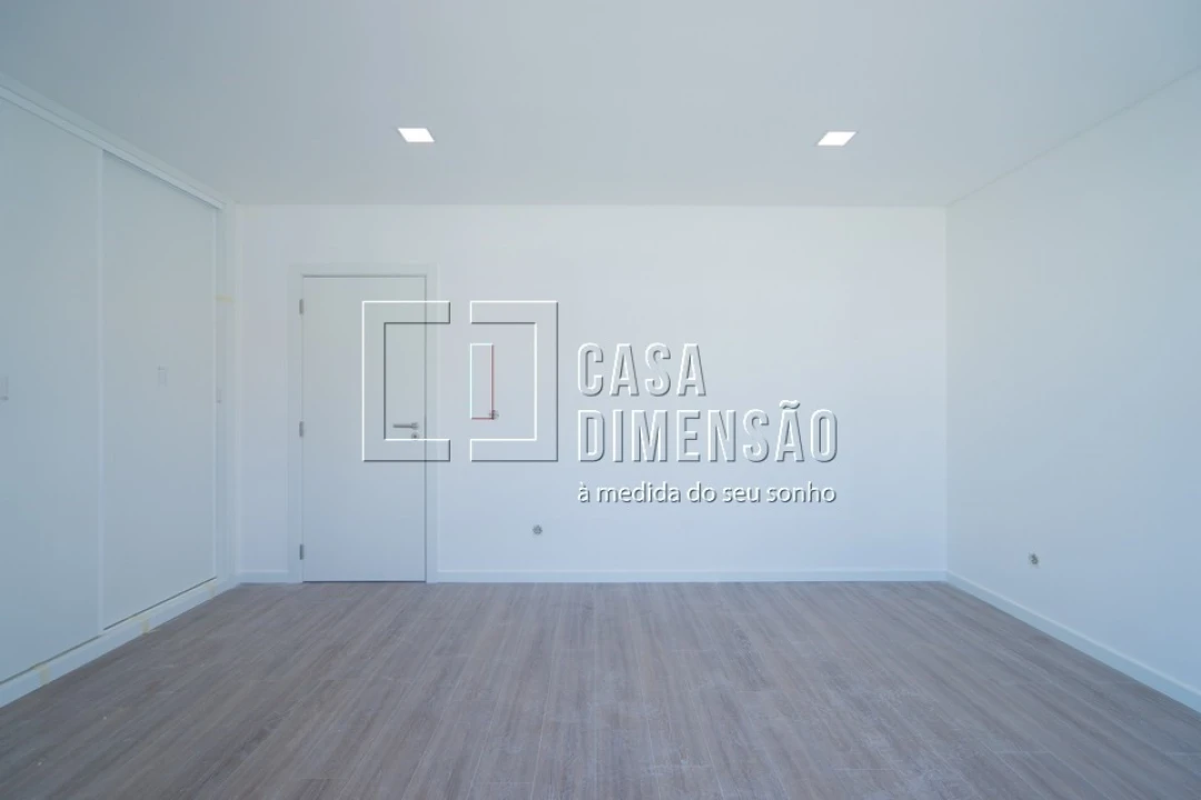 Moradia T2 para Venda em Corroios Foto 21