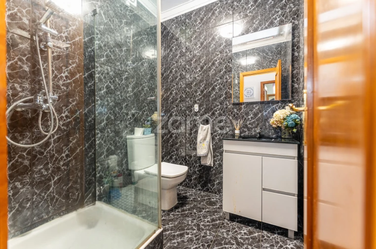 Apartamento T3 para Venda em Vilar de Andorinho Foto 8