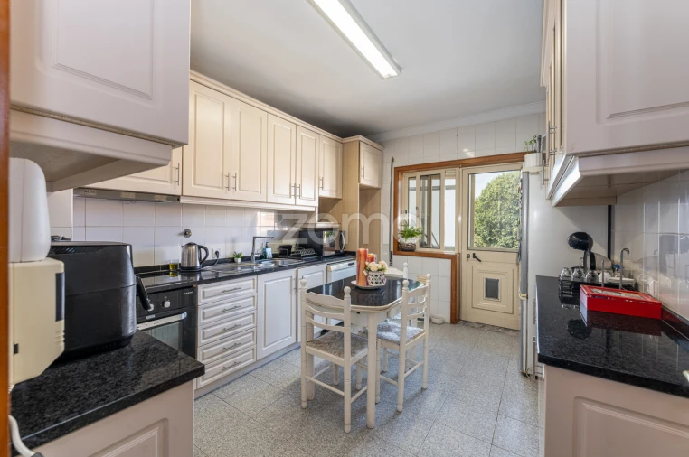 Apartamento T3 para Venda em Vilar de Andorinho Foto 12