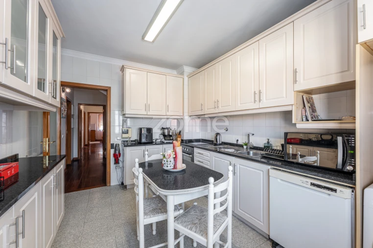 Apartamento T3 para Venda em Vilar de Andorinho Foto 15