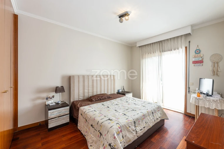 Apartamento T3 para Venda em Vilar de Andorinho Foto 16