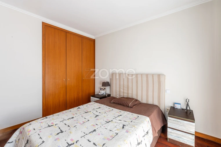 Apartamento T3 para Venda em Vilar de Andorinho Foto 17
