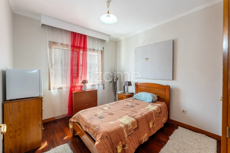 Apartamento T3 para Venda em Vilar de Andorinho Foto 18