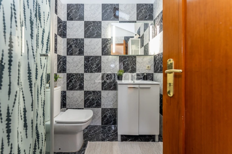 Apartamento T3 para Venda em Vilar de Andorinho Foto 27