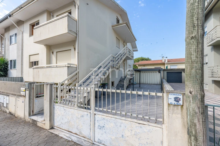 Apartamento T3 para Venda em Vilar de Andorinho Foto 31