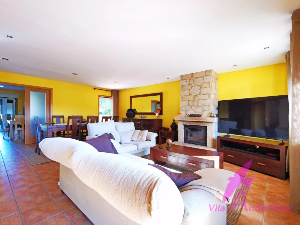 Moradia T4 para Venda em Vila Praia de Ancora Foto 5