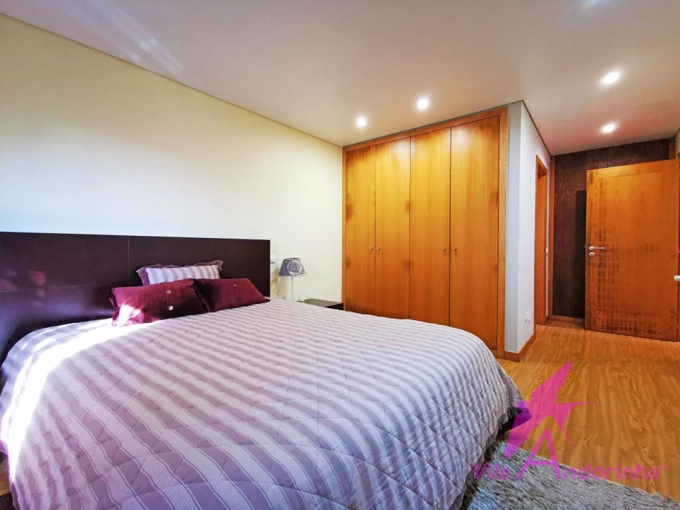 Moradia T4 para Venda em Vila Praia de Ancora Foto 12