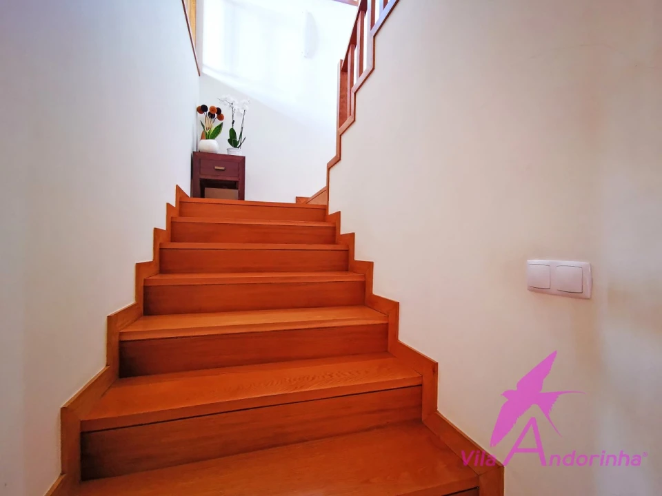 Moradia T4 para Venda em Vila Praia de Ancora Foto 19