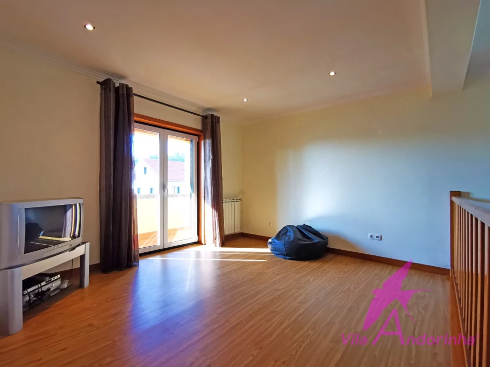 Moradia T4 para Venda em Vila Praia de Ancora Foto 21