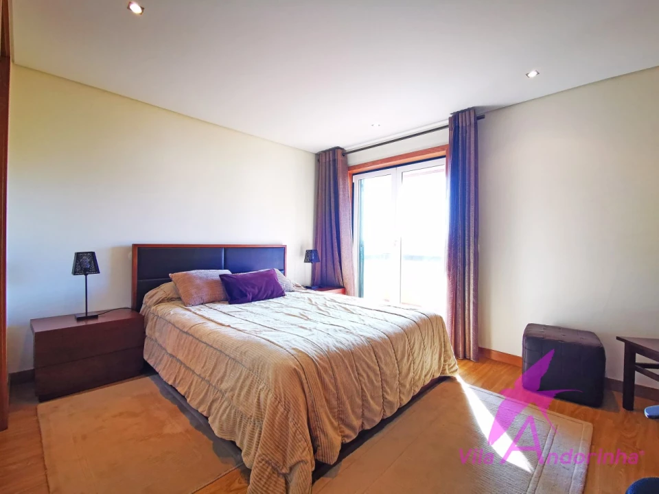 Moradia T4 para Venda em Vila Praia de Ancora Foto 24