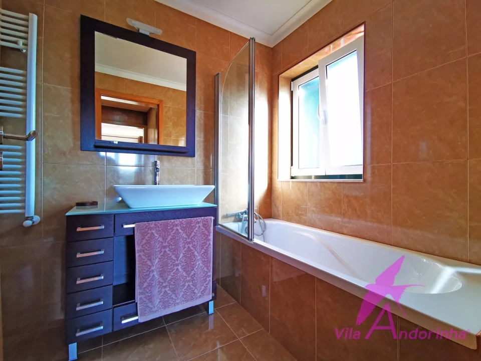 Moradia T4 para Venda em Vila Praia de Ancora Foto 27