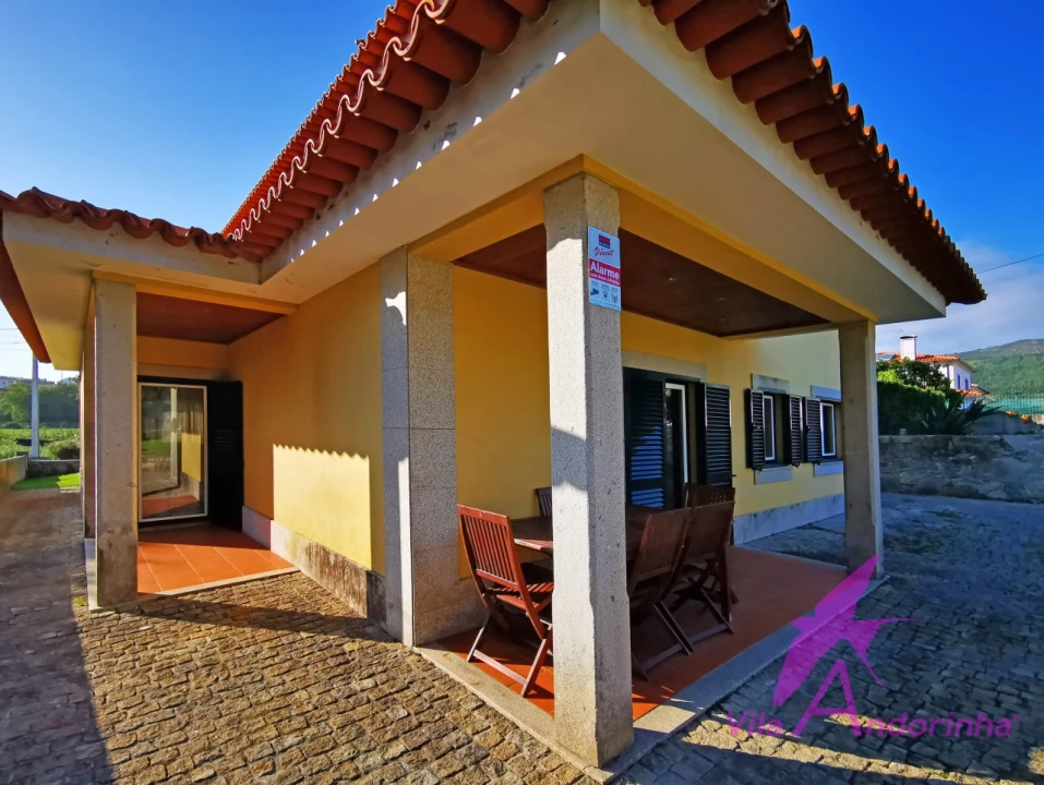 Moradia T4 para Venda em Vila Praia de Ancora Foto 30