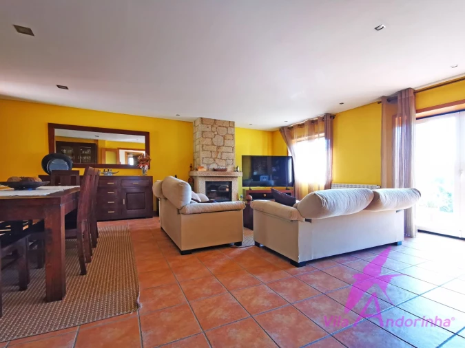 Moradia T4 para Venda em Vila Praia de Ancora Foto 6