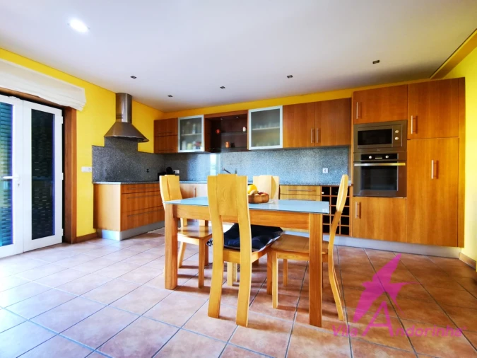 Moradia T4 para Venda em Vila Praia de Ancora Foto 11