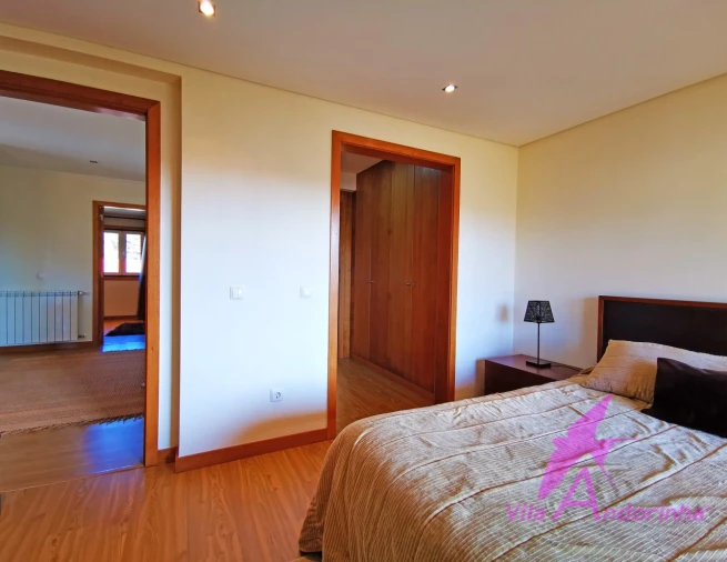 Moradia T4 para Venda em Vila Praia de Ancora Foto 25