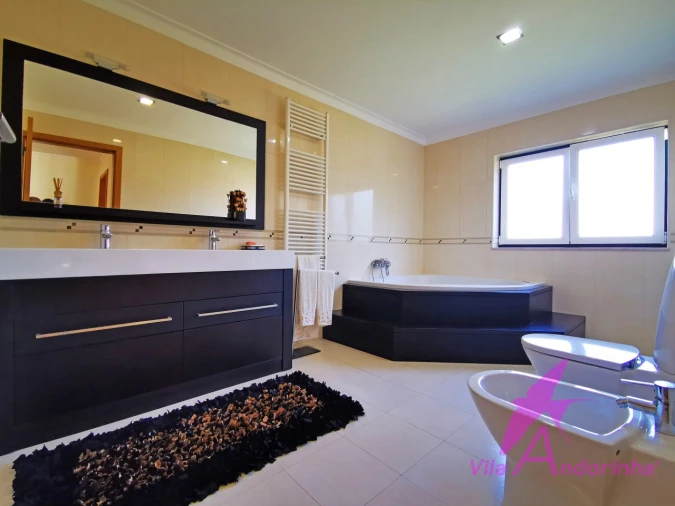 Moradia T4 para Venda em Vila Praia de Ancora Foto 29