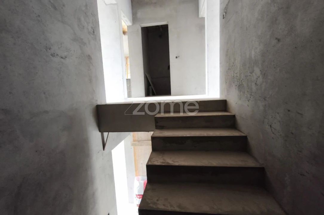 Moradia T4 para Venda em Arrifes Foto 6