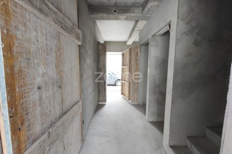 Moradia T4 para Venda em Arrifes Foto 4