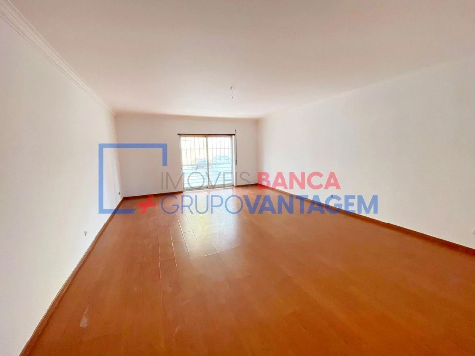 Apartamento T4 para Venda em Alto do Seixalinho, Santo André e Verderena Foto 2
