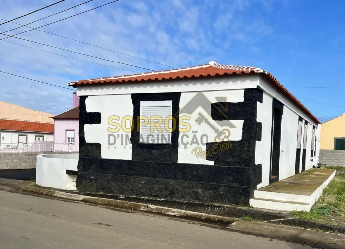 Moradia T3 para Venda em Vila Nova Foto 1