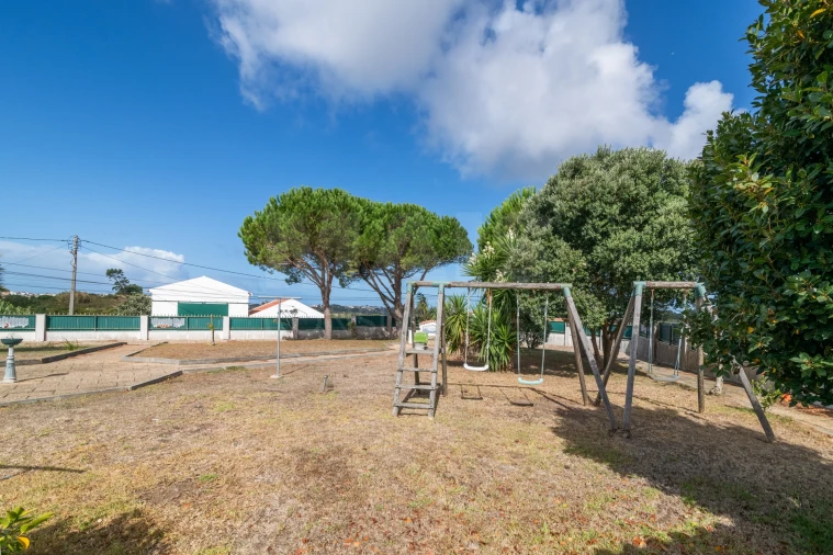 Moradia T5 para Venda em Igreja Nova e Cheleiros Foto 5