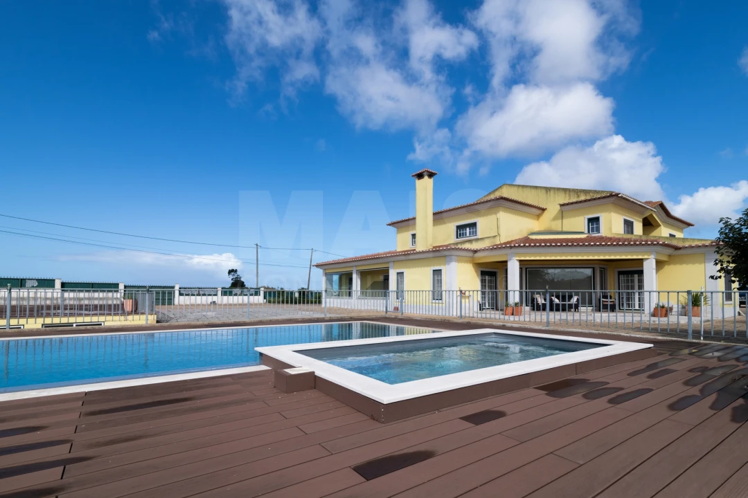 Moradia T5 para Venda em Igreja Nova e Cheleiros Foto 10