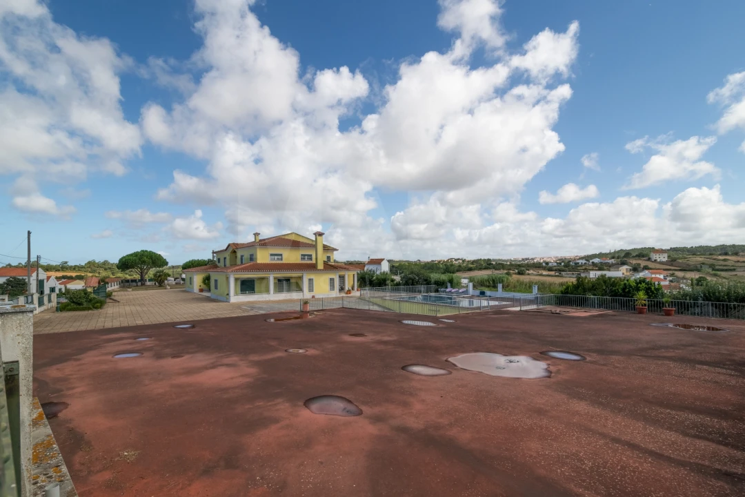 Moradia T5 para Venda em Igreja Nova e Cheleiros Foto 11