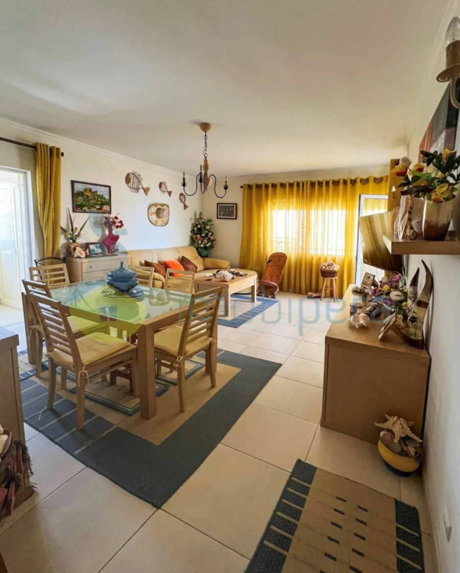 Apartamento T2 para Arrendamento em Portimão Foto 6