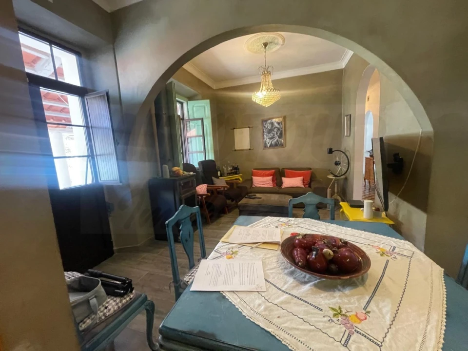 Moradia T4 para Venda em Abela Foto 8