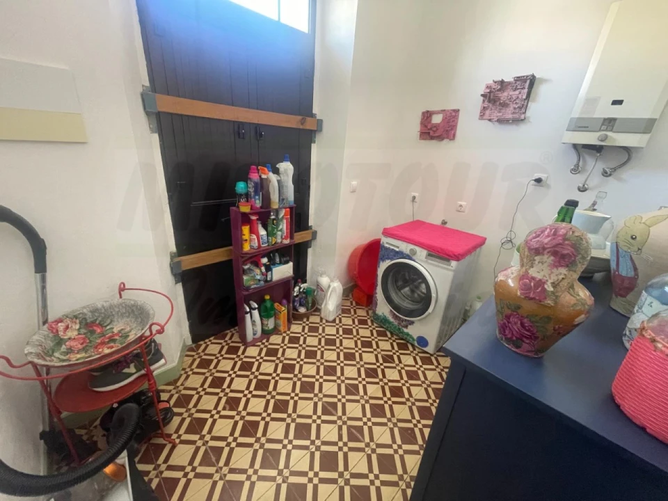 Moradia T4 para Venda em Abela Foto 15