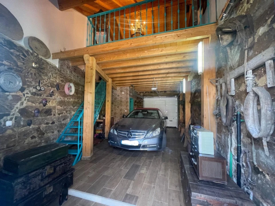 Moradia T4 para Venda em Abela Foto 16