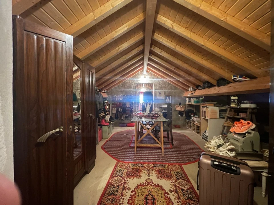 Moradia T4 para Venda em Abela Foto 25